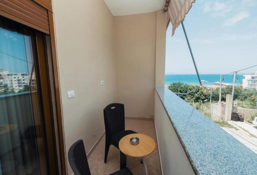 オーシャンビューのデラックストリプルルーム, Voyage Villa