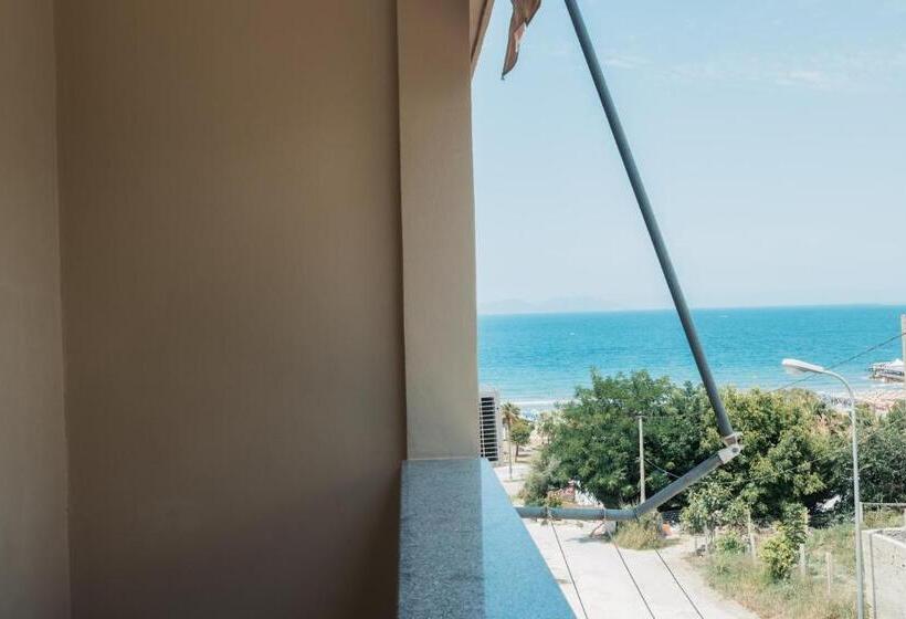 オーシャンビューのデラックストリプルルーム, Voyage Villa