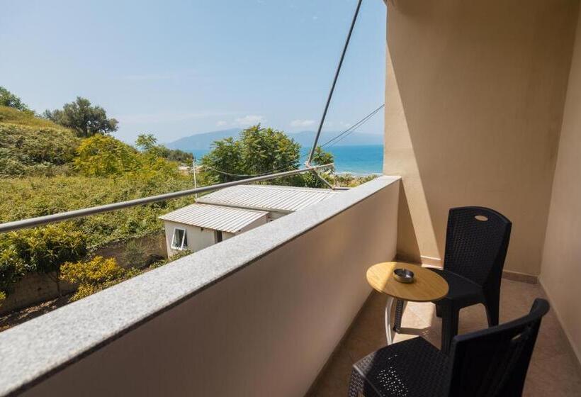 片側に海が見えるデラックスルーム, Voyage Villa