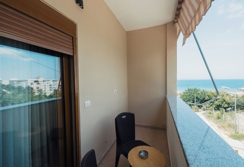 オーシャンビューのデラックストリプルルーム, Voyage Villa