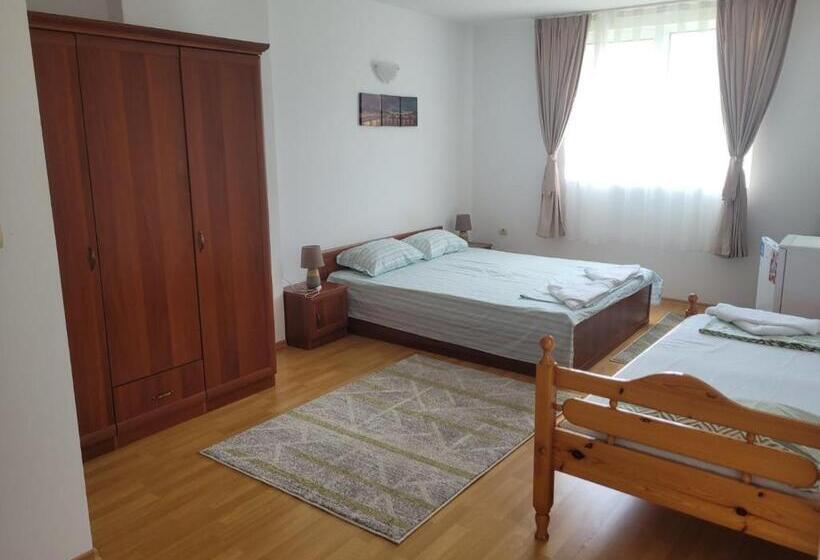 标准三人间, къща ели приморско