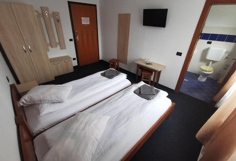 标准间, Cabana Cascada Cailor