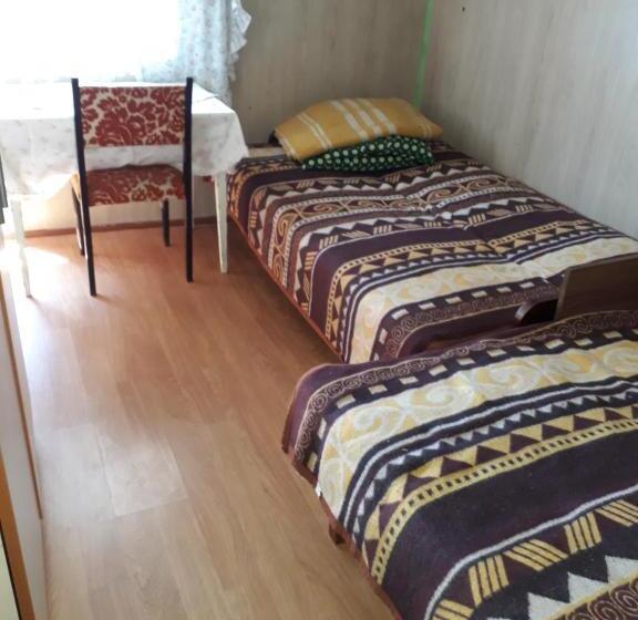 اتاق استاندارد سه تخته با سرویس بهداشتی مشترک, Kambarių Nuoma Nuosavame Name Palangos Centre, 550m Iki Jūros