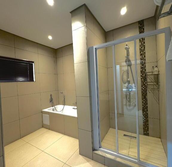 Люкс Deluxe Кровать Кинг, Qurtuba Hotel And Spa