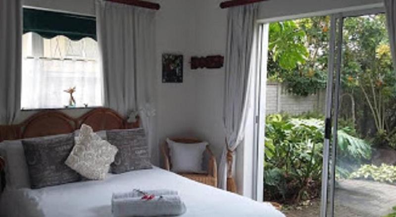 اتاق لوکس, Forword's River Lodge
