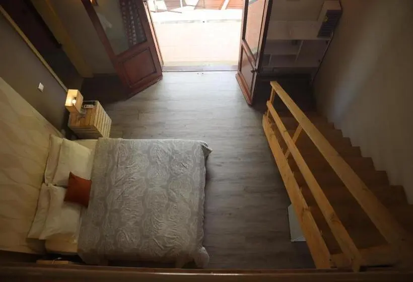 اتاق خانوادگی با چشم‌انداز کوه, Le Gite Du Bonheur Guest House & Car Rental