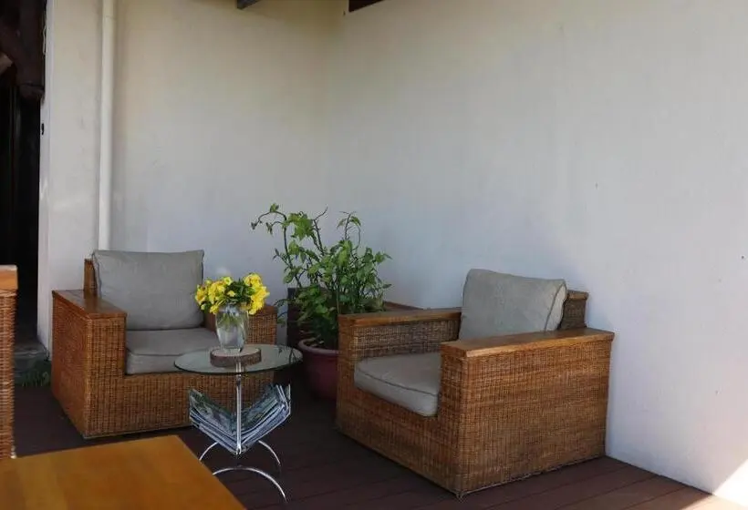 اتاق استاندارد سه نفره, Le Gite Du Bonheur Guest House & Car Rental