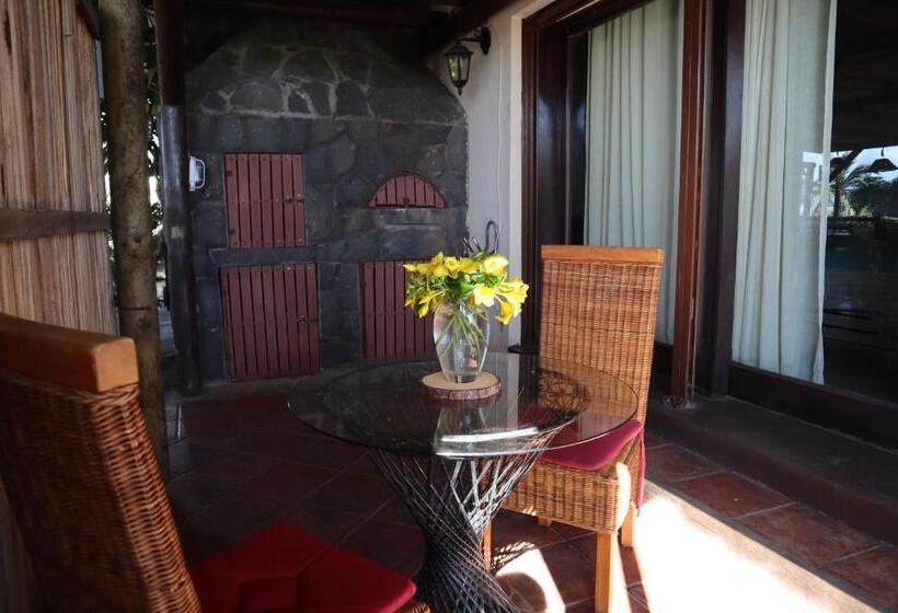 디럭스 룸 킹사이즈 침대, Le Gite Du Bonheur Guest House & Car Rental