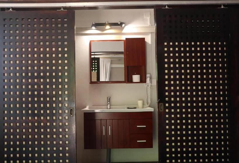 스탠다드 트리플 룸, Le Gite Du Bonheur Guest House & Car Rental