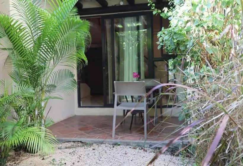 اتاق خانوادگی, Le Gite Du Bonheur Guest House & Car Rental