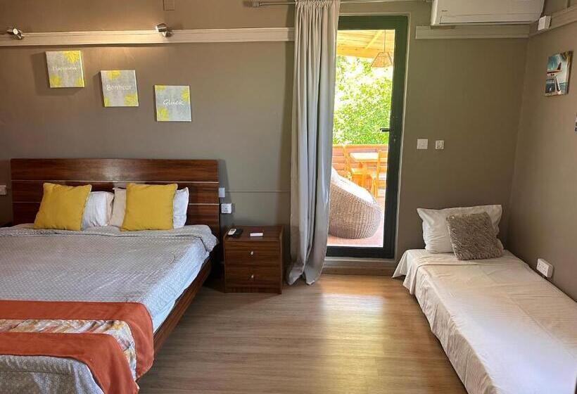 스탠다드 트리플 룸, Le Gite Du Bonheur Guest House & Car Rental