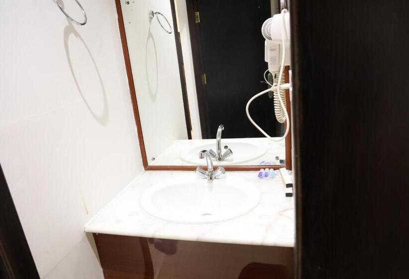 キングサイズベッドのスイートルーム, Al Faleh