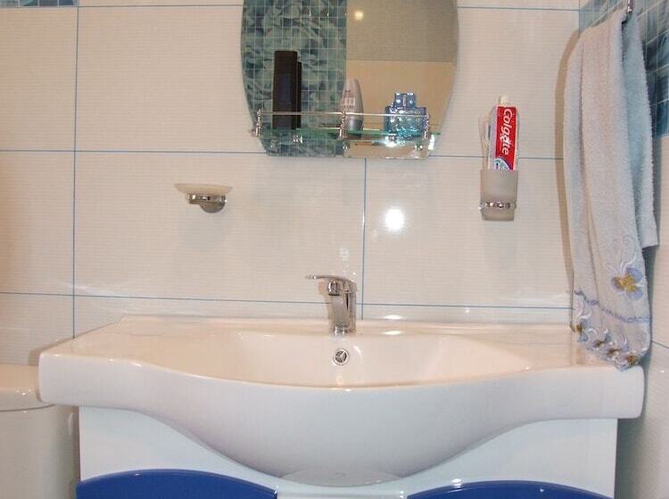 جناح مطلّ علي الجبل, Central