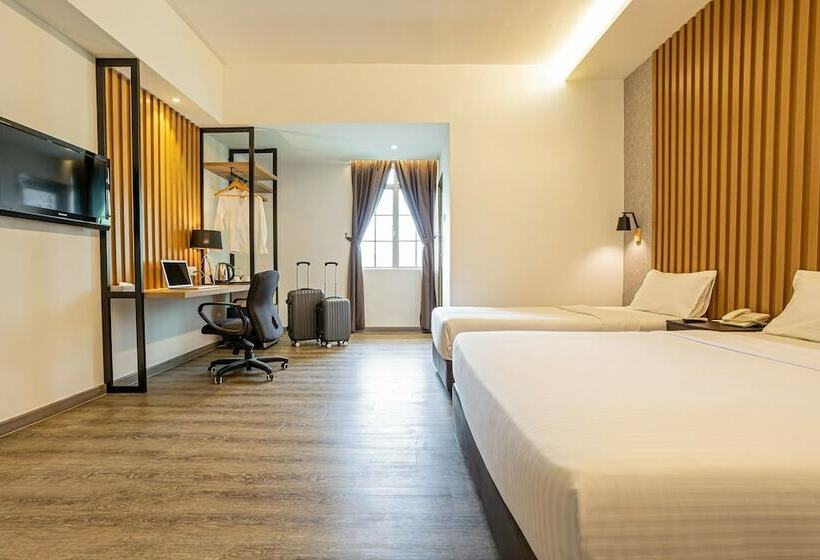 Deluxe Trippelrum, Thy Executive