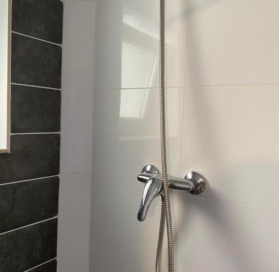 استودیوی لوکس, ля вады