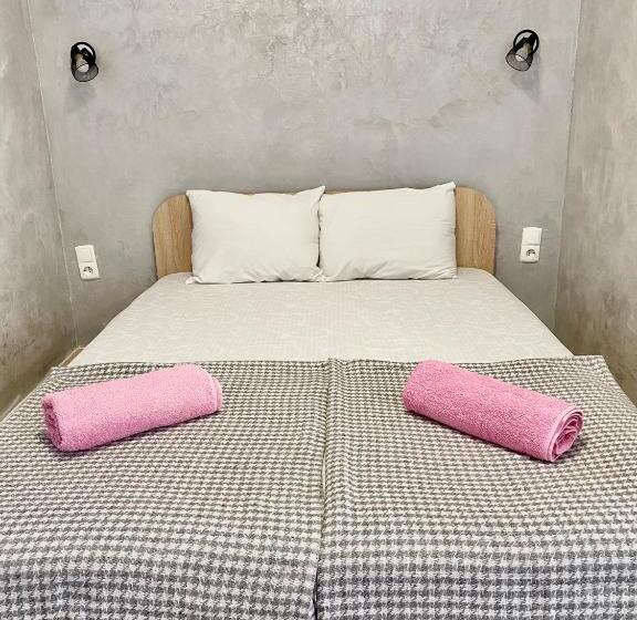 استودیوی لوکس, ля вады