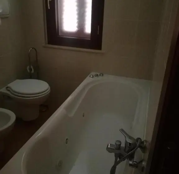 バスタブ付きスタンダードルーム, Agriturismo Sant Erasmo