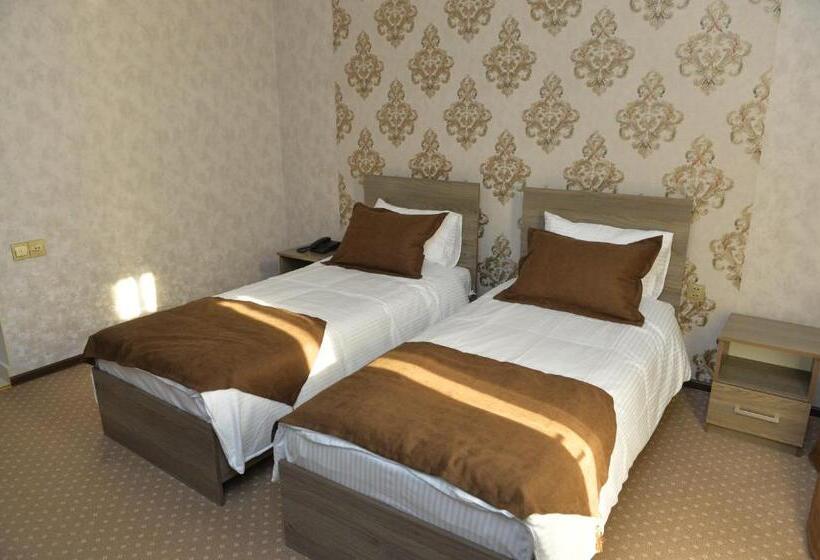 اتاق اکونومی, Hirkan Park