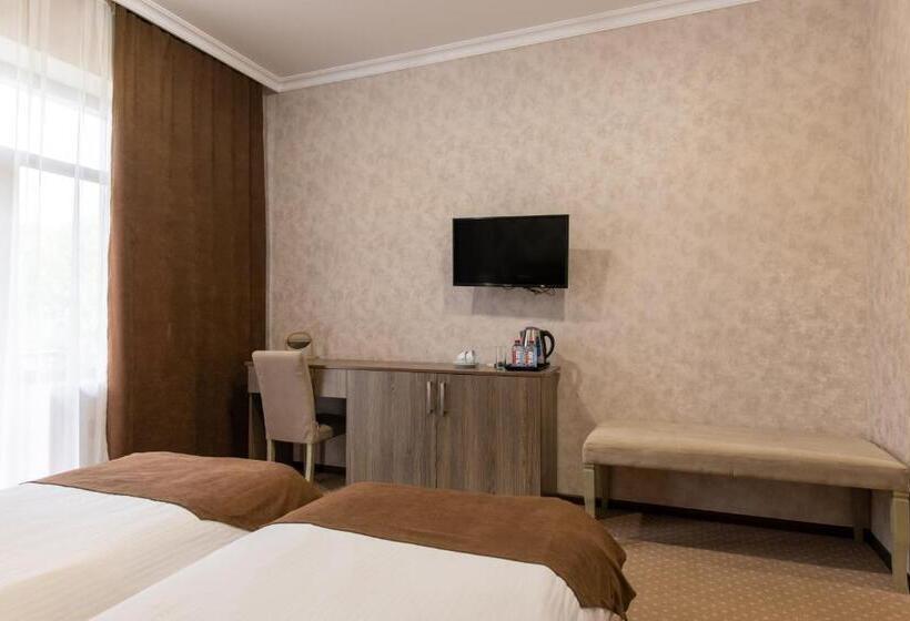 اتاق اکونومی, Hirkan Park