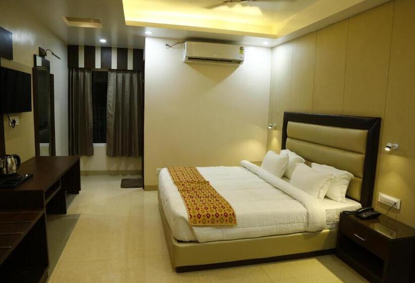 Номер Deluxe, Landmark