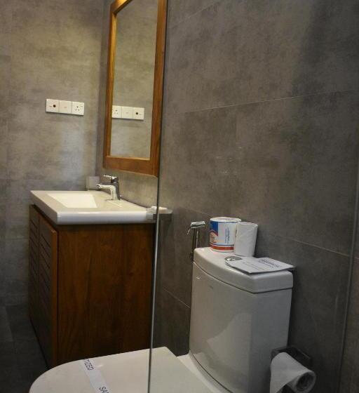 Suite with lake view, Lotus Lake Residence