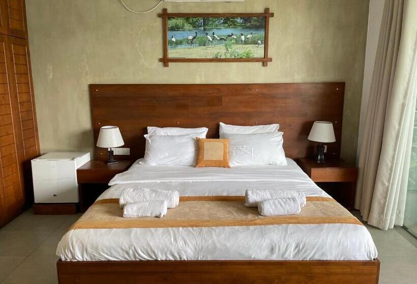 חדר סטנדרט עם מיטת קינג, Lotus Lake Residence