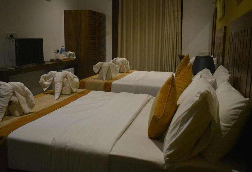 חדר משפחתי נוף לגינה, Lotus Lake Residence