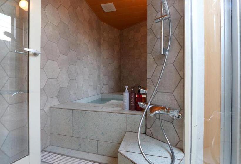 غرفة قياسية رباعية, Ootoku