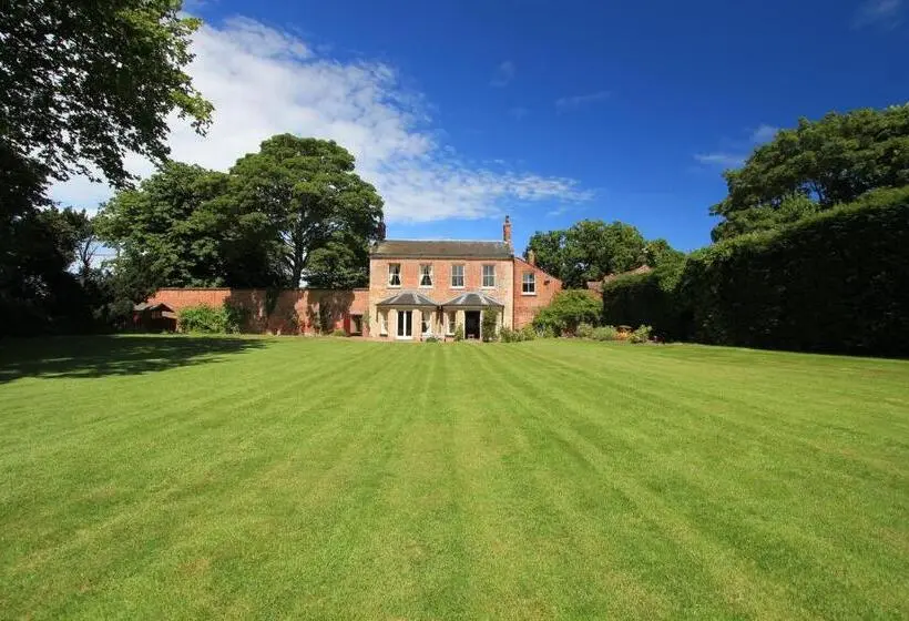 １ベッドルームハウス, The Lawns House