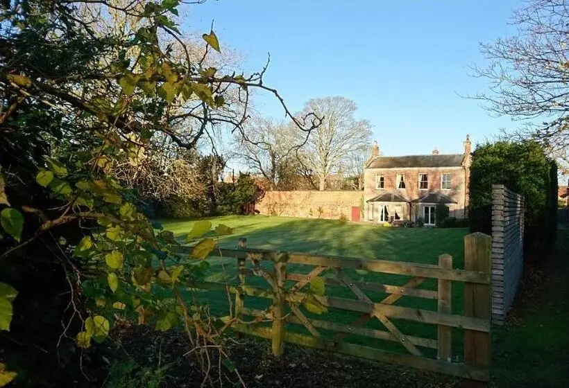 １ベッドルームハウス, The Lawns House
