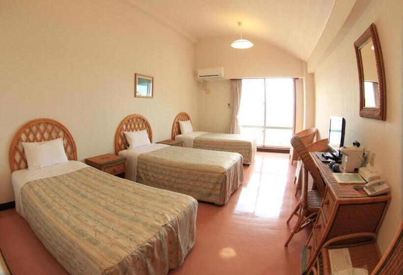 חדר סופריור לשלושה עם נוף לים, Tokashiku Marine Villege