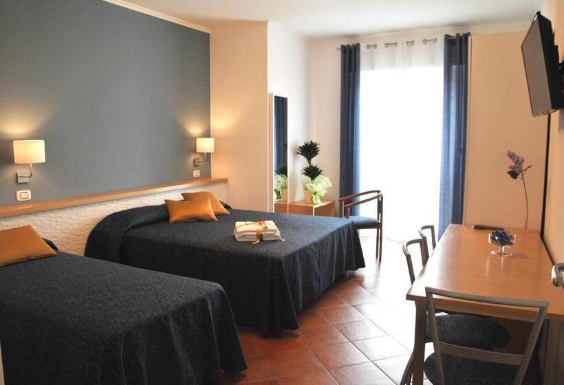 标准三人间, Camera & Caffès