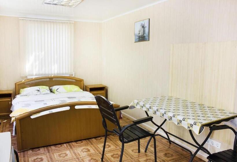 标准三人间, Mini Hotel Chernomorka