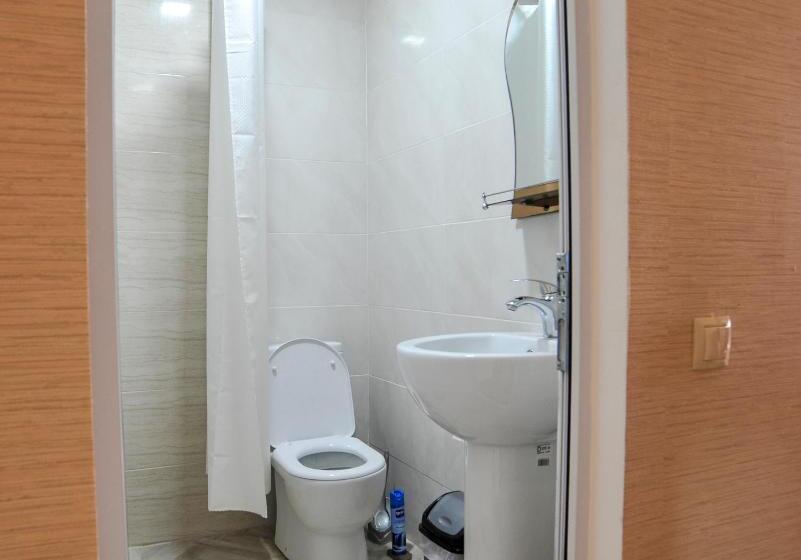 اتاق استاندارد سه نفره, White House Anaklia