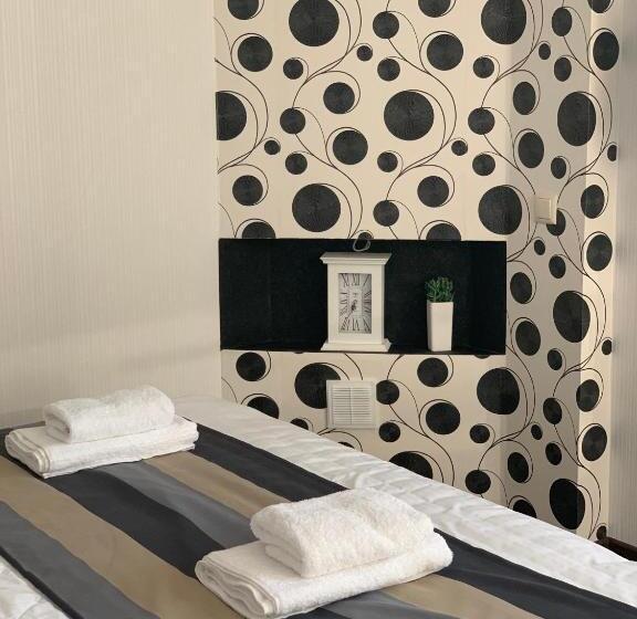 اتاق لوکس با بالکن و چشمانداز دریا, White House Anaklia