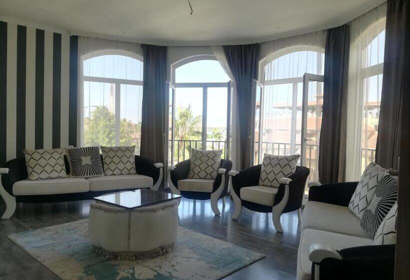 آپارتمان 1 خوابه با چشمانداز دریا, White House Anaklia