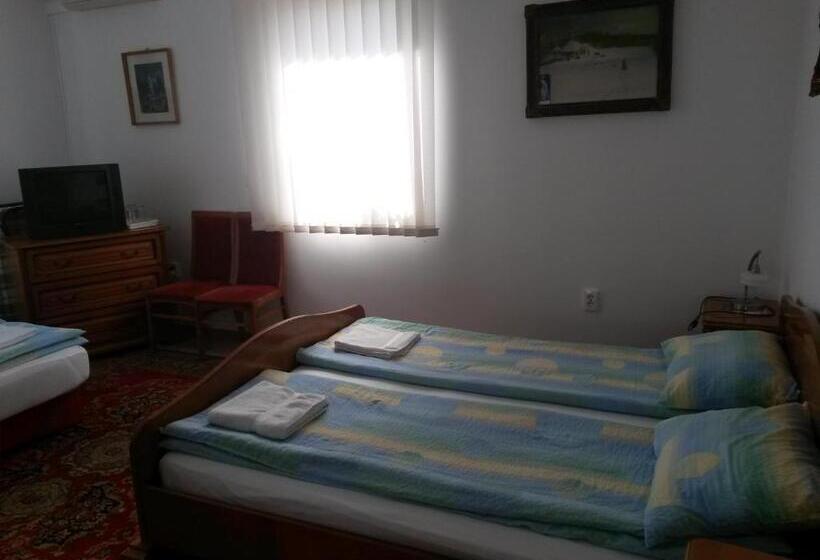 Семейный Номер, Pensiunea Lőrincz  Panzió