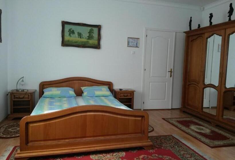 Семейный Номер, Pensiunea Lőrincz  Panzió