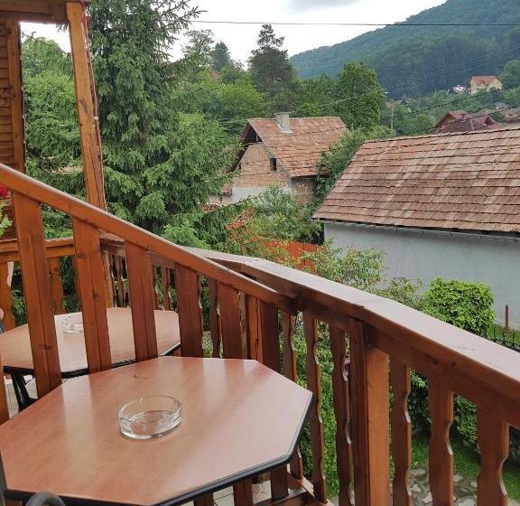 Трехместный Номер Стандарт с Балконом, Pensiunea Lőrincz  Panzió