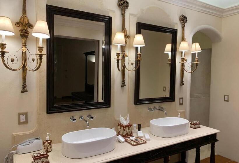 스위트 킹사이즈 침대, Villa Antigua