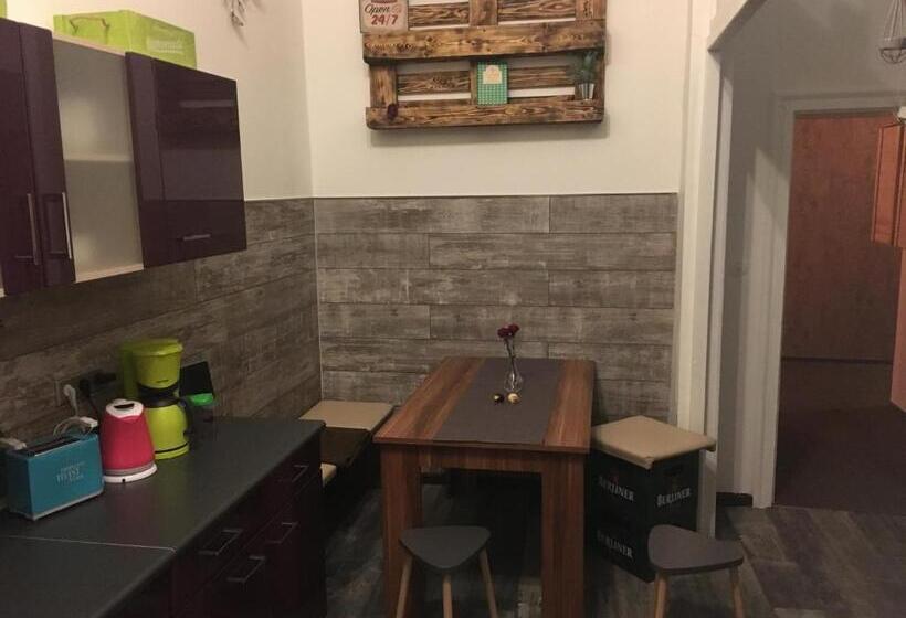 اتاق استاندارد با سرویس بهداشتی مشترک, Cityflair Berlin Apartments & Rooms