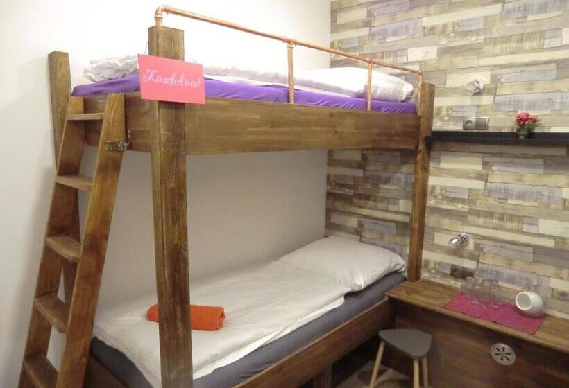 اتاق استاندارد چهارنفره با سرویس بهداشتی مشترک, Cityflair Berlin Apartments & Rooms