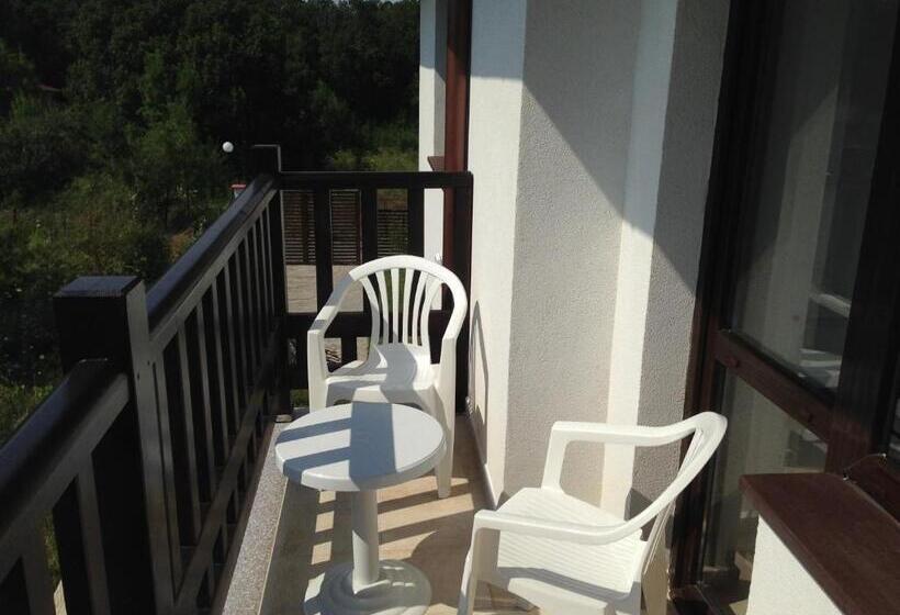 Номер Стандарт Трехместный, Zapovedni Rai