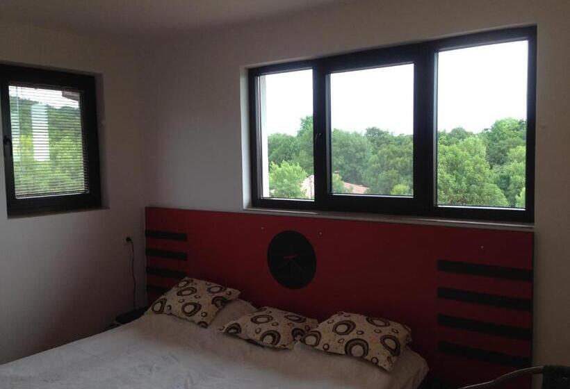 Апартаменты 1 Спальня с Террасой, Zapovedni Rai