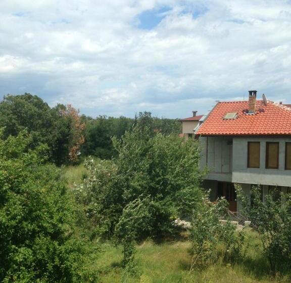 Family Suite, Zapovedni Rai