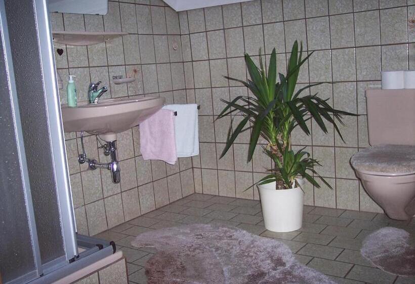 バスルーム共有のシングルスタンダード, Gästehaus Bruggerhof