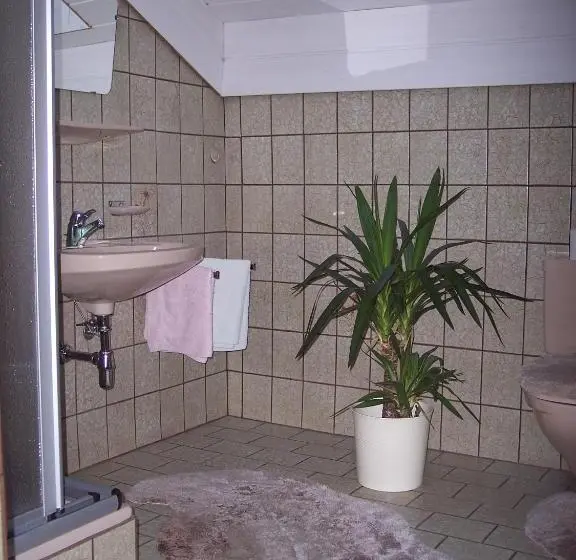 バスルーム共有のシングルスタンダード, Gästehaus Bruggerhof
