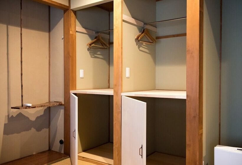 غرفة قياسية رباعية حمام مشترك, Aibiya