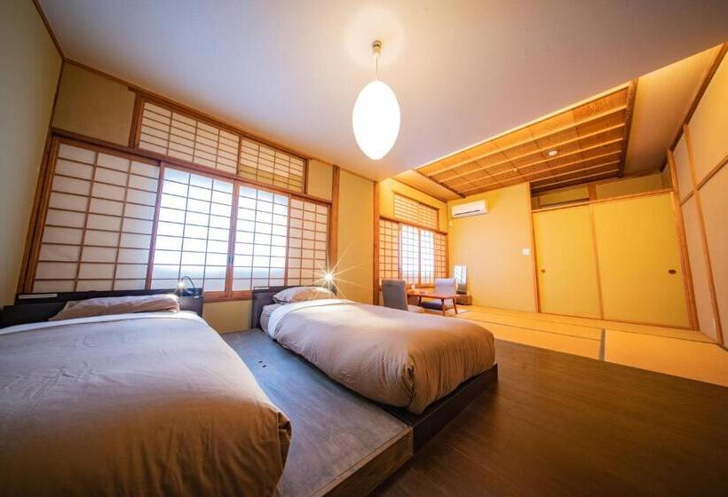 جناح عائلي, Aibiya