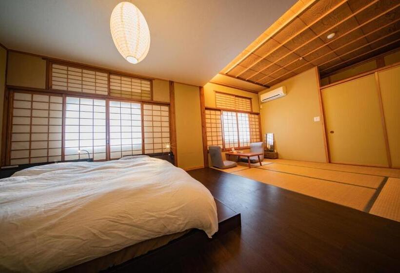 جناح عائلي, Aibiya